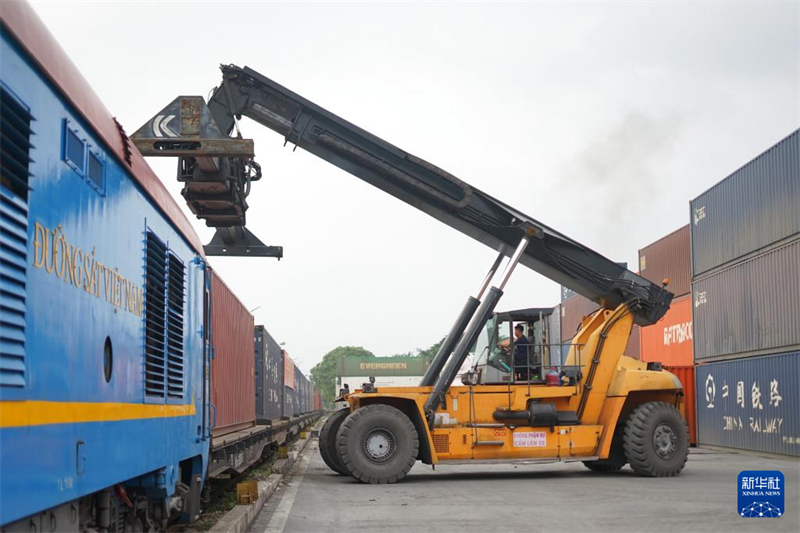 Trem de carga China-Vietn? impulsiona comércio entre os dois países