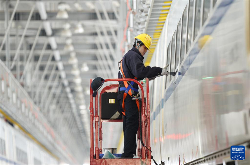Guangxi realiza manuten??o ferroviária em prepara??o para Festival da Primavera