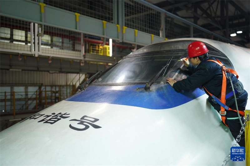 Guangxi realiza manuten??o ferroviária em prepara??o para Festival da Primavera