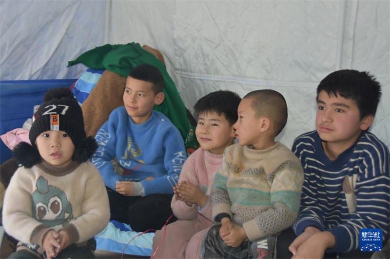 Necessidades de vida dos afetados pelo terremoto em Xinjiang est?o garantidas