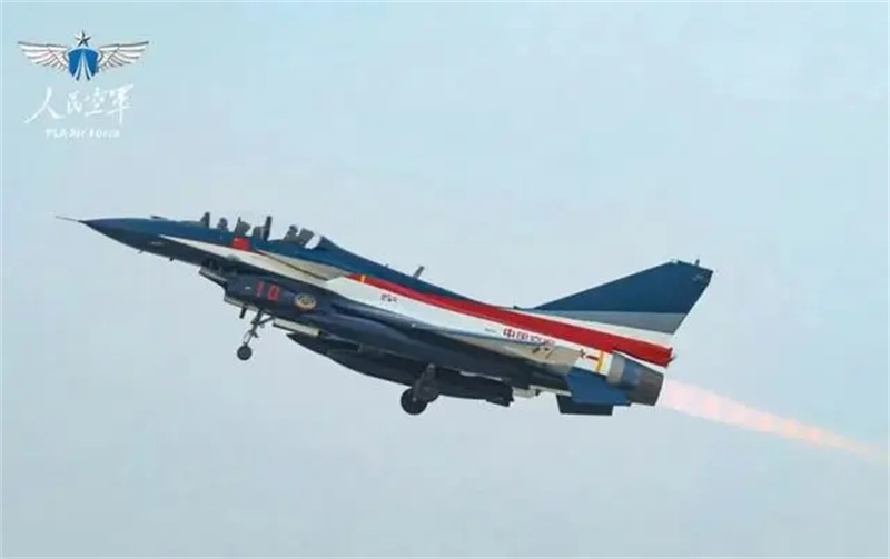For?a Aérea Chinesa participa da Exposi??o Internacional de Defesa na Arábia Saudita