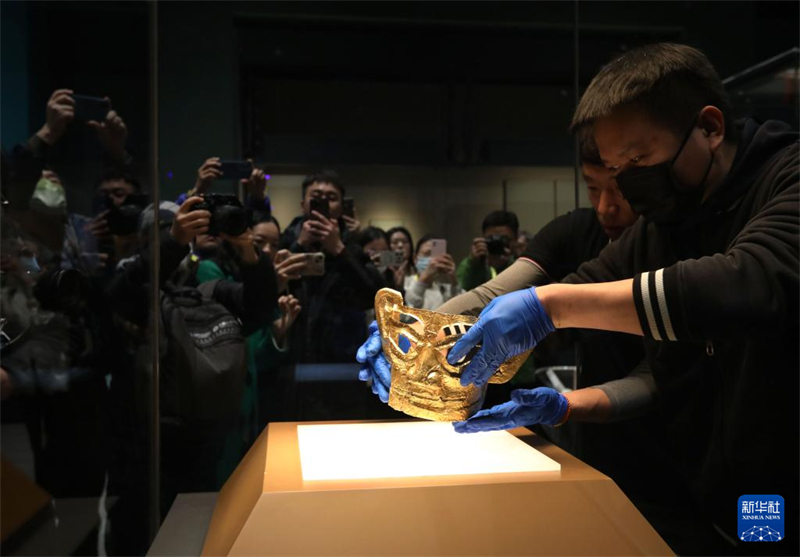 Cole??o de Sanxingdui aberta ao público em Shanghai