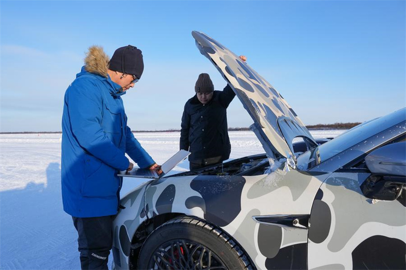 Heihe: nordeste da China registra aumento de testes automobilísticos em condi??es de neve