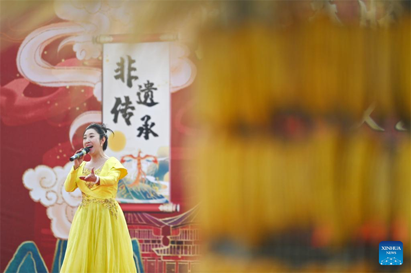 Tianjin abra?a atmosfera festiva do Ano Novo Chinês