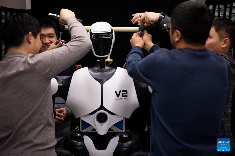 Rob?s humanoides fazem estreia pública em Beijing