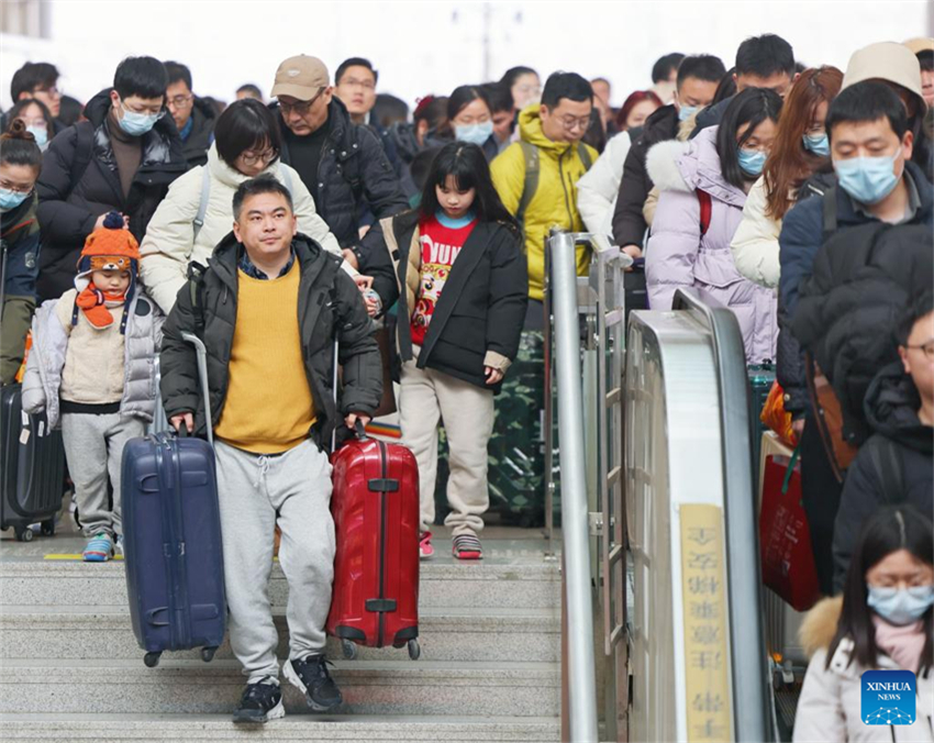 China registra 2,3 bilh?es de viagens de passageiros no feriado do Festival da Primavera