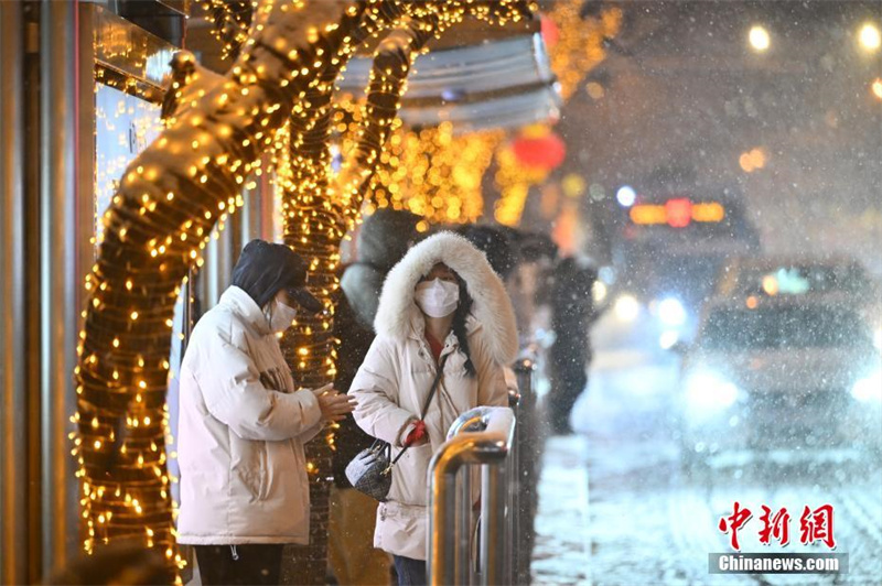 Onda de frio traz neve e chuva congelante às regi?es centro e leste