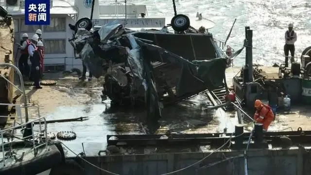 Colis?o de navio em ponte mata cinco no sul da China