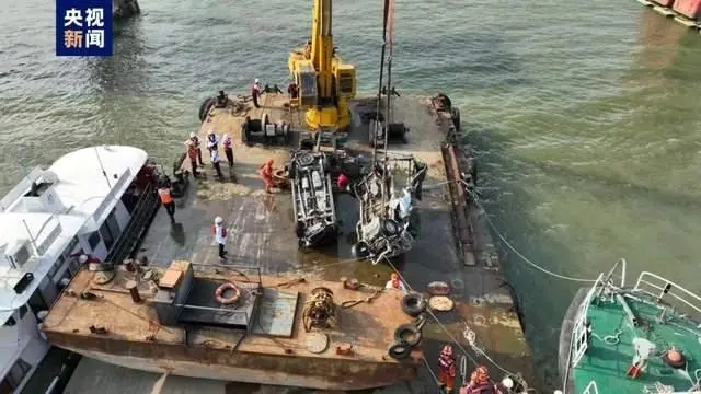 Colis?o de navio em ponte mata cinco no sul da China