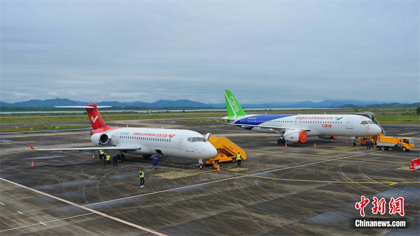 Avi?es COMAC da China iniciam voos de demonstra??o no Sudeste Asiático