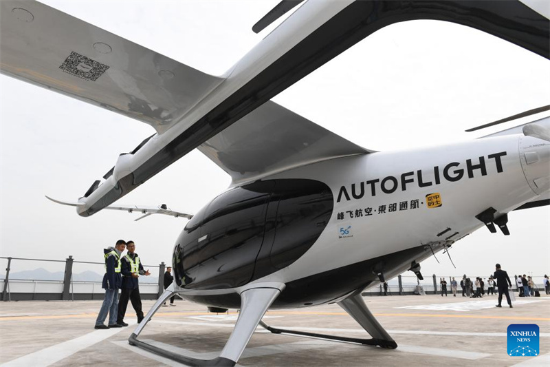 Aeronave eVTOL completa primeiro voo de demonstra??o intermunicipal em Shenzhen, sul da China