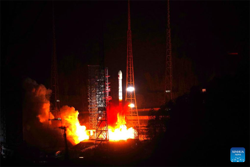 China lan?a satélite de servi?os de internet de alta órbita