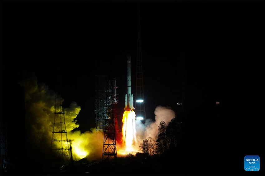 China lan?a satélite de servi?os de internet de alta órbita