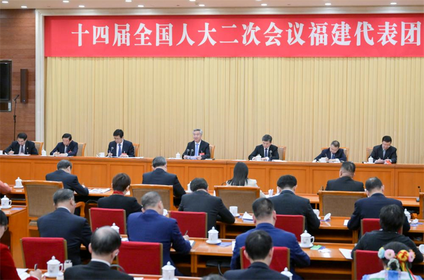 Líderes chineses participam de delibera??es na sess?o legislativa anual