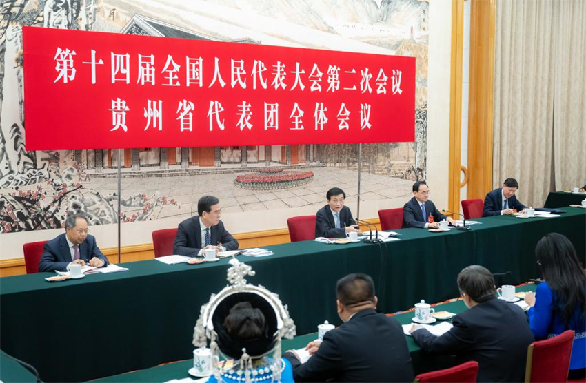 Líderes chineses participam de delibera??es na sess?o legislativa anual