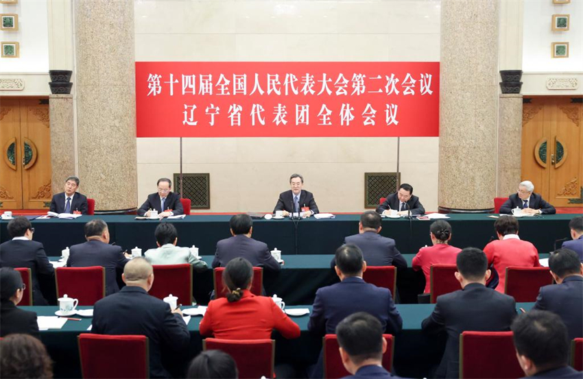 Líderes chineses participam de delibera??es na sess?o legislativa anual