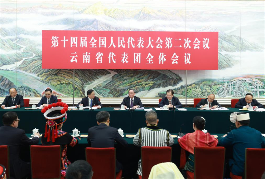 Líderes chineses participam de delibera??es na sess?o legislativa anual