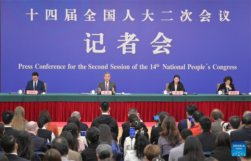 Chanceler da China se reúne com imprensa sobre política externa e rela??es exteriores