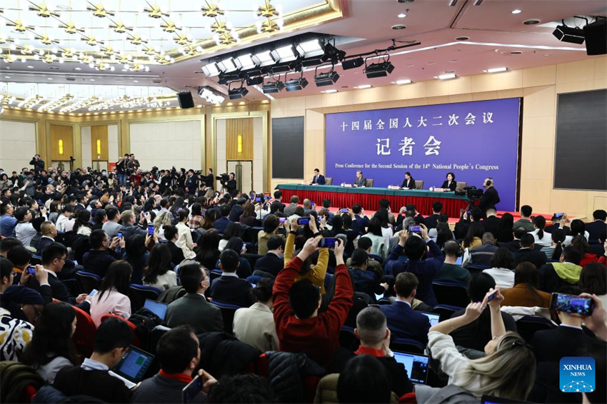Chanceler da China se reúne com imprensa sobre política externa e rela??es exteriores