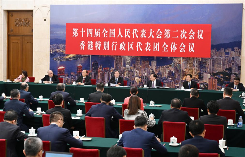 Líderes chineses participam de delibera??es na sess?o legislativa anual