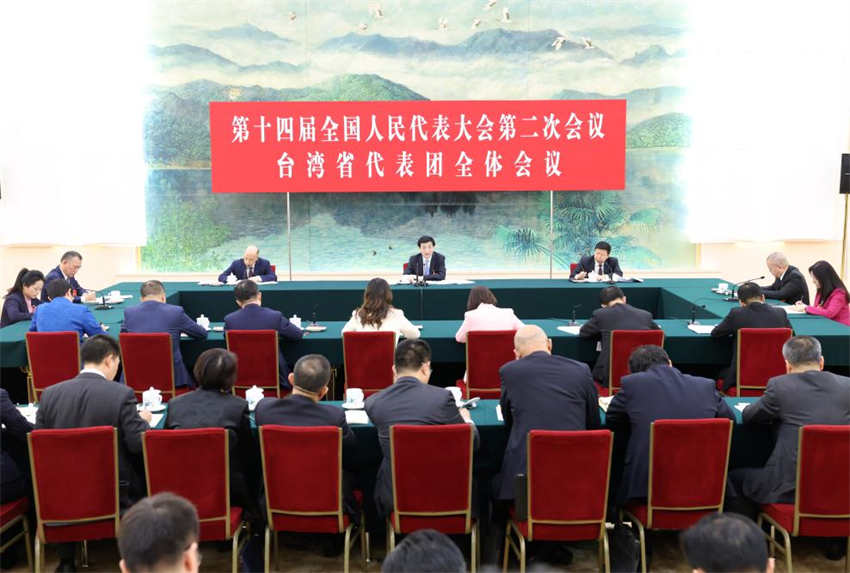 Líderes chineses participam de delibera??es na sess?o legislativa anual