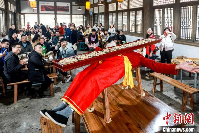 Sichuan: aldeias locais mantêm tradi??es culinárias distintas