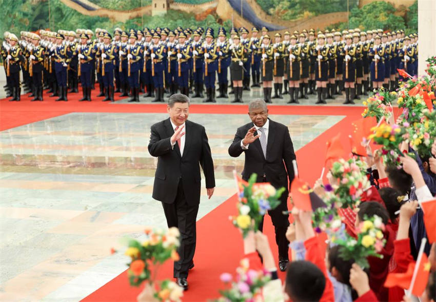 Presidentes chinês e angolano realizam conversas, elevando la?os bilaterais para parceria de coopera??o estratégica global