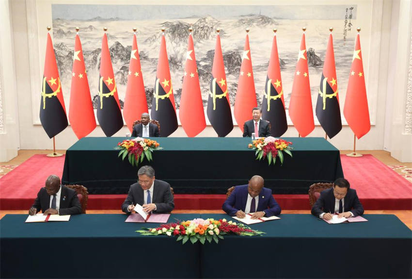 Presidentes chinês e angolano realizam conversas, elevando la?os bilaterais para parceria de coopera??o estratégica global