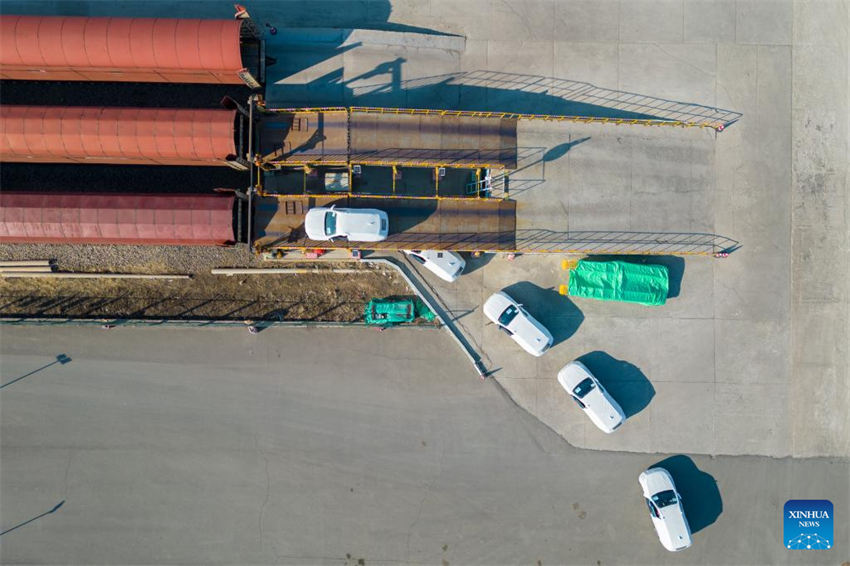 Heilongjiang lan?a trem de carga JSQ de Harbin para a Europa