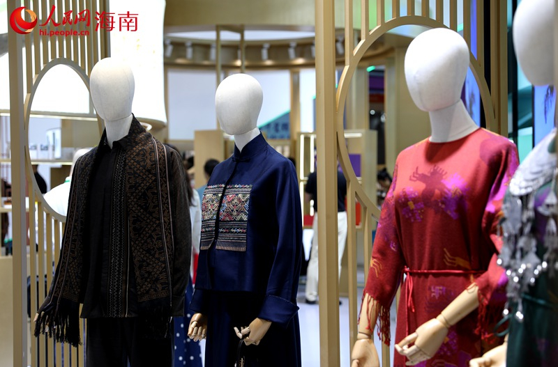 Marcas domésticas chinesas brilham na 4a CICPE em Hainan