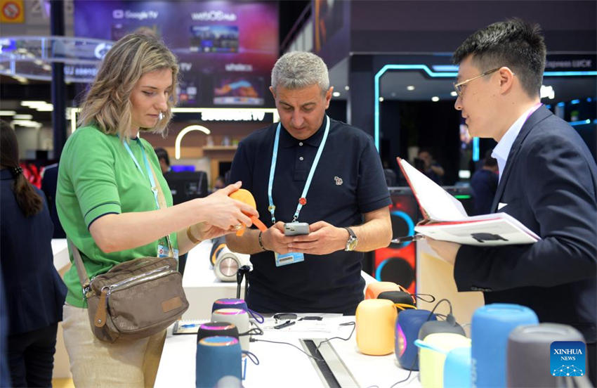 Feira de Cant?o é inaugurada na China com aumento de compradores estrangeiros