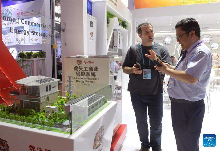 Feira de Cant?o é inaugurada na China com aumento de compradores estrangeiros