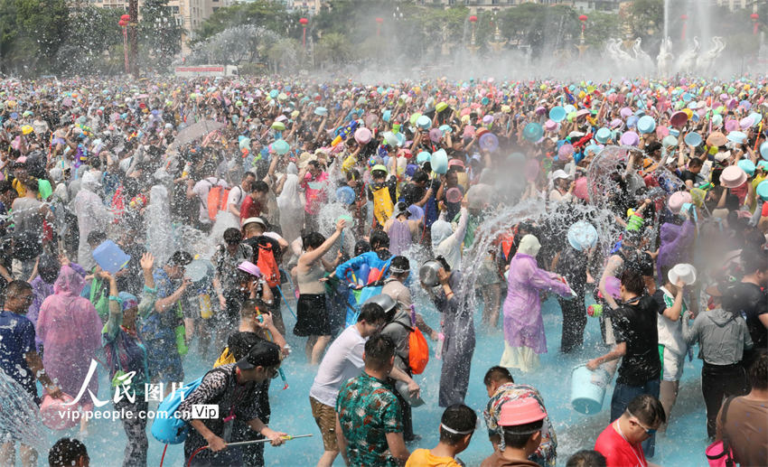 Galeria: Festival de Aspers?o de água em Yunnan