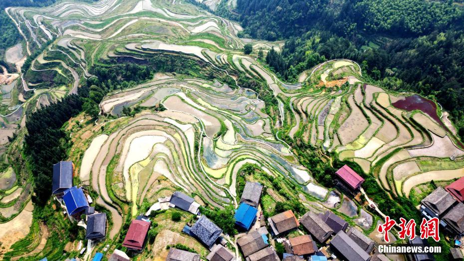 Galeria: terra?os nas montanhas criam paisagem única em Guangxi