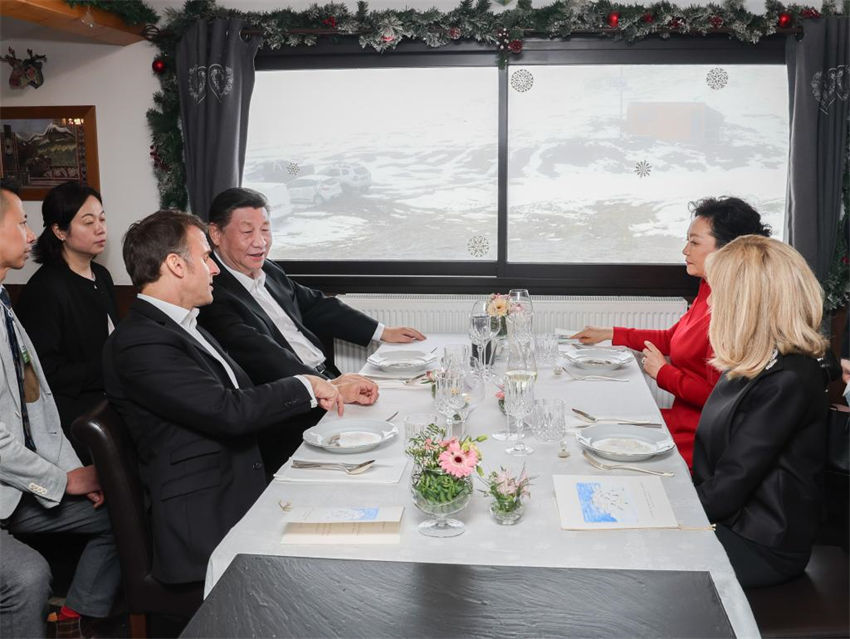 Macron recebe Xi Jinping em restaurante de montanha no sul pitoresco da Fran?a
