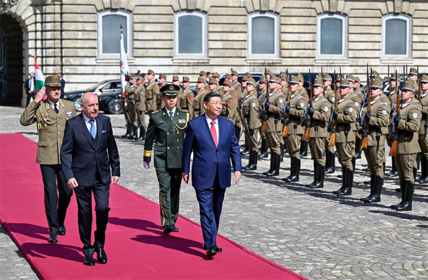 Avan?o: Xi diz que está pronto para promover conjuntamente os la?os China-Hungria para níveis mais altos
