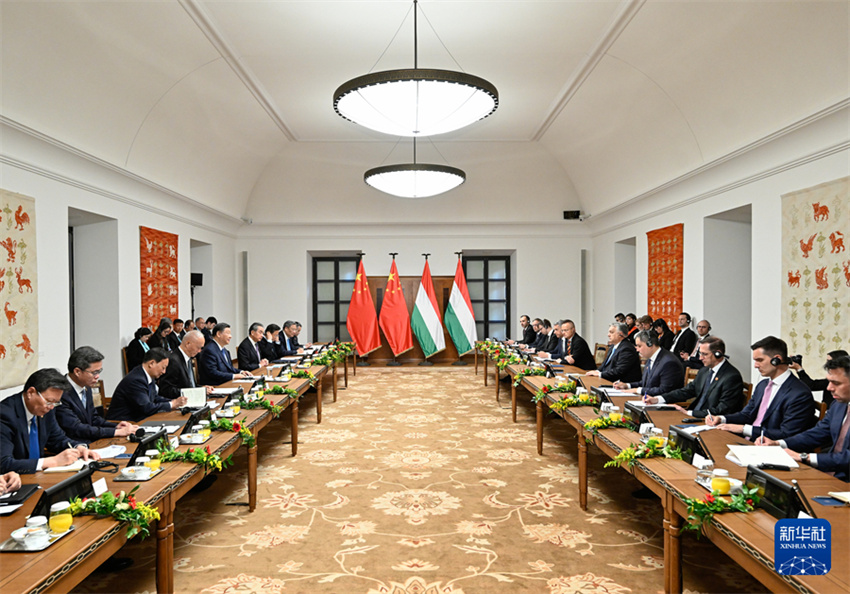 China e Hungria elevam la?os para parceria estratégica abrangente para todos os tempos