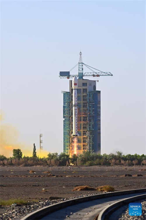 China lan?a foguete Longa Marcha 4C para enviar novo satélite