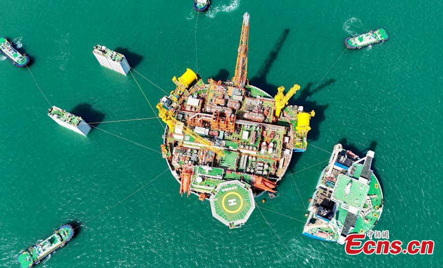 Primeira instala??o FPSO da ásia navega na China