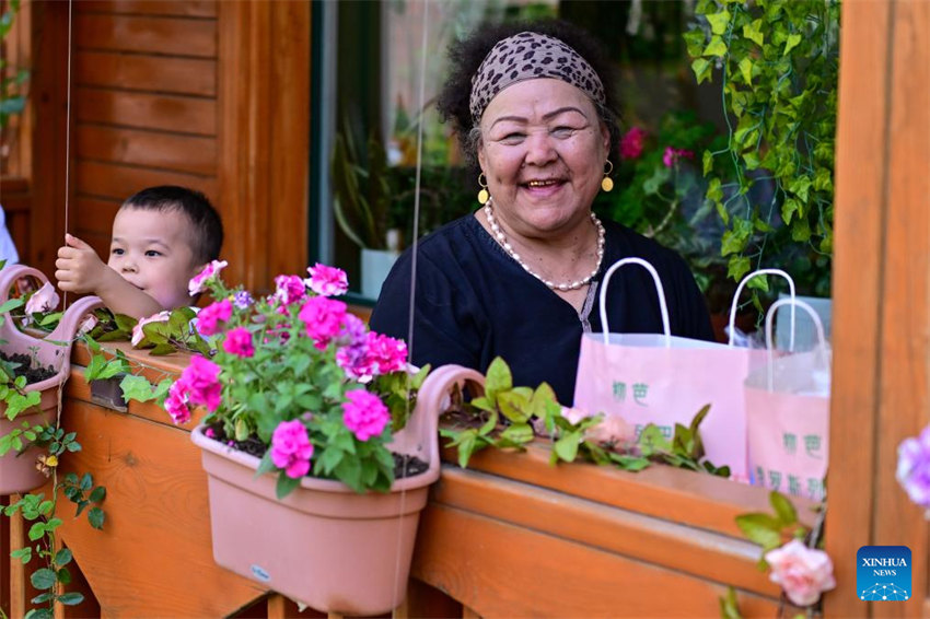 Xinjiang atrai turistas durante o ver?o