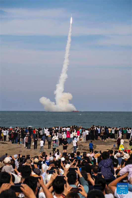 Foguete comercial da China lan?a satélites do mar