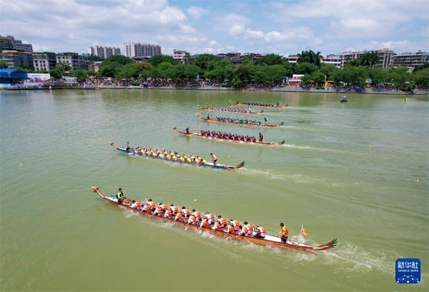 China recebe Festival do Barco-Drag?o em todo o país
