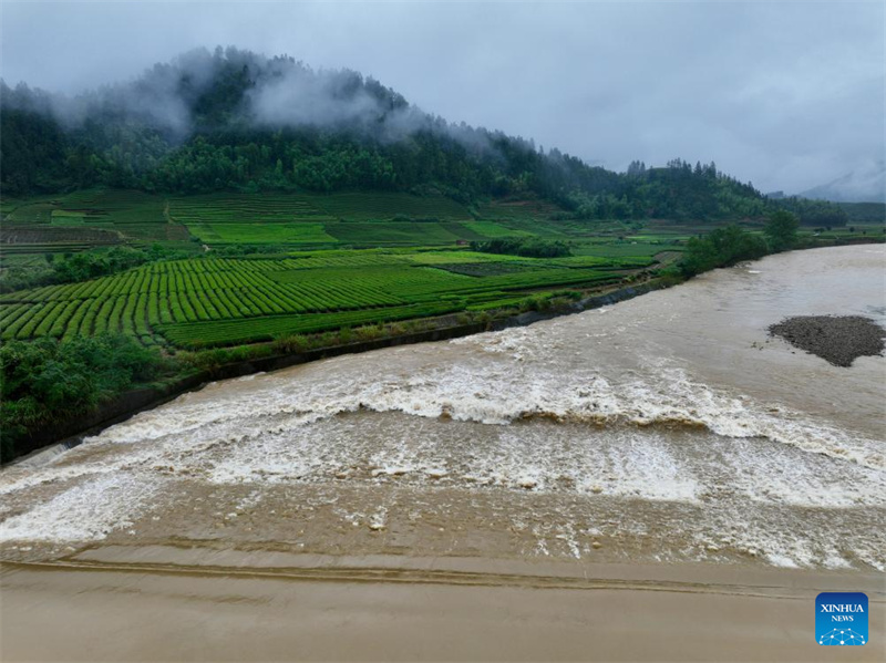 Chuvas torrenciais provocam evacua??es em Fujian, leste da China