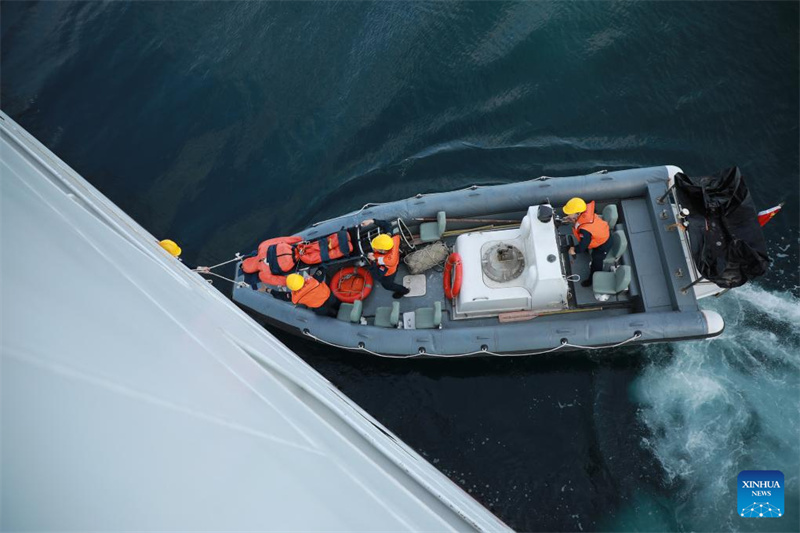 Navio-hospital da Marinha do ELP zarpa para miss?o de 2024