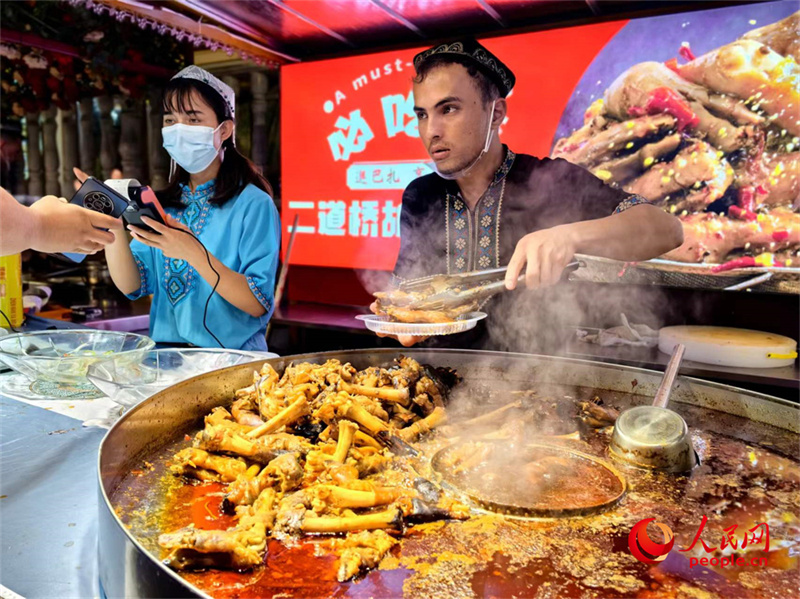 Xinjiang: Grande Bazar Internacional está altamente movimentado