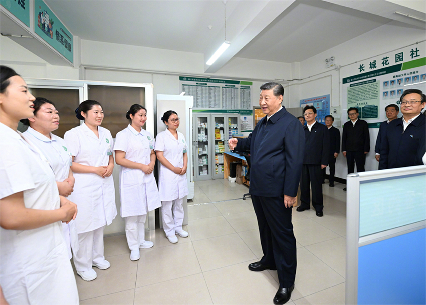 Xi Jinping pede servi?os comunitários de alta qualidade para moradores