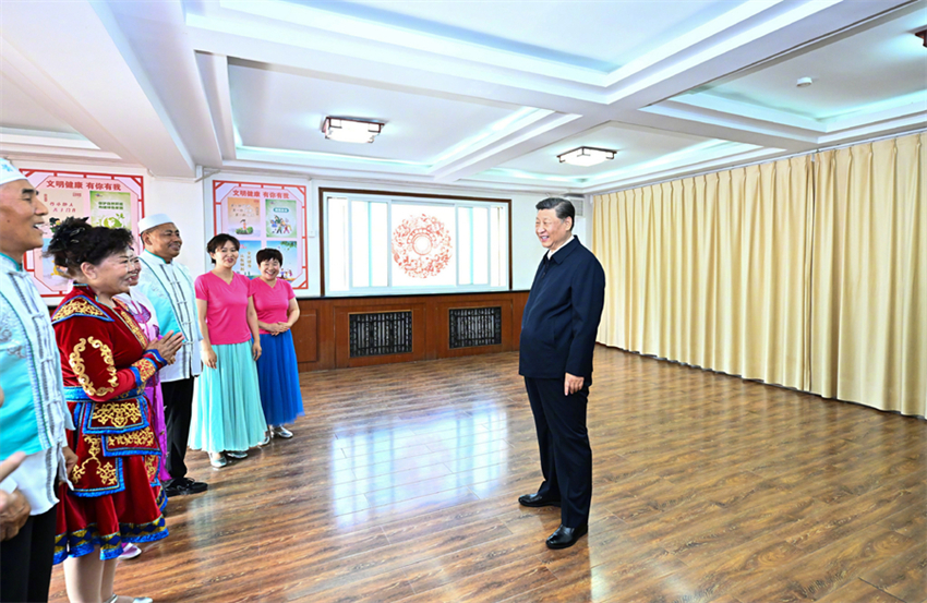 Xi Jinping pede servi?os comunitários de alta qualidade para moradores