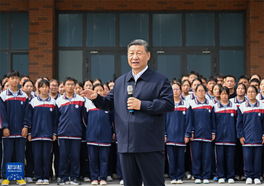 Xi Jinping enfatiza conserva??o da ecologia do Planalto Qinghai-Xizang e desenvolvimento de alta qualidade