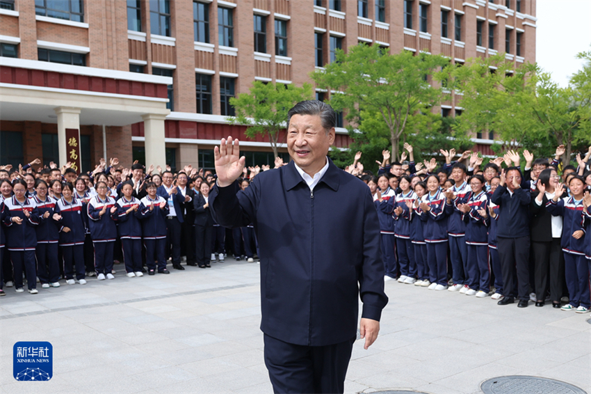 Xi Jinping enfatiza conserva??o da ecologia do Planalto Qinghai-Xizang e desenvolvimento de alta qualidade