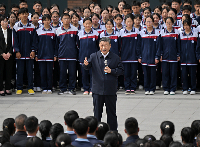 Xi Jinping enfatiza conserva??o da ecologia do Planalto Qinghai-Xizang e desenvolvimento de alta qualidade